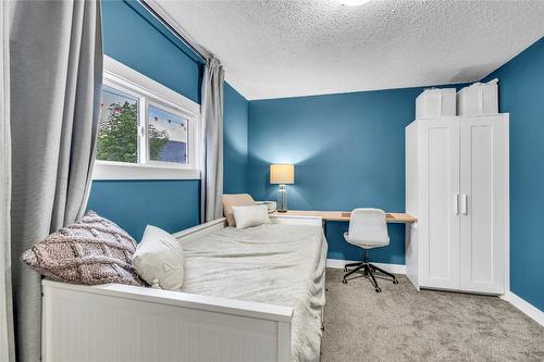 11716 Prairie Valley Road, Summerland, BC - Indoor Photo Showing Bedroom