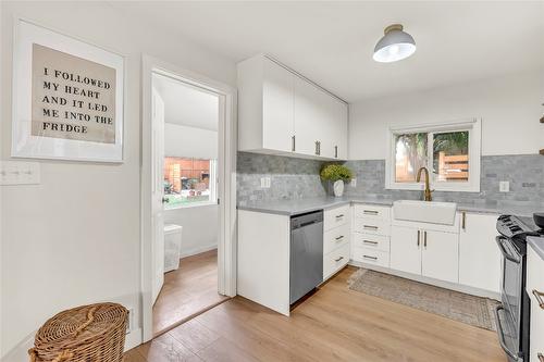 11716 Prairie Valley Road, Summerland, BC - Indoor Photo Showing Kitchen