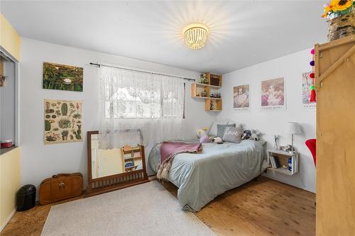 35 Waldie A Road, Kimberley, BC - Indoor Photo Showing Bedroom