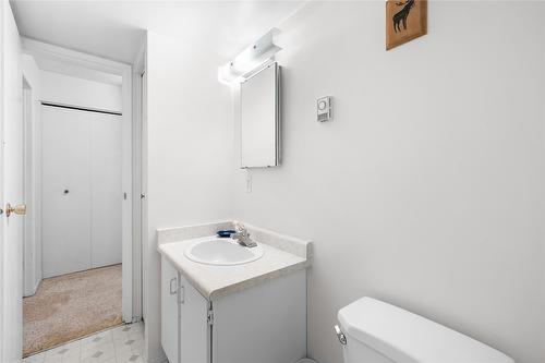 35 Waldie A Road, Kimberley, BC - Indoor Photo Showing Bathroom