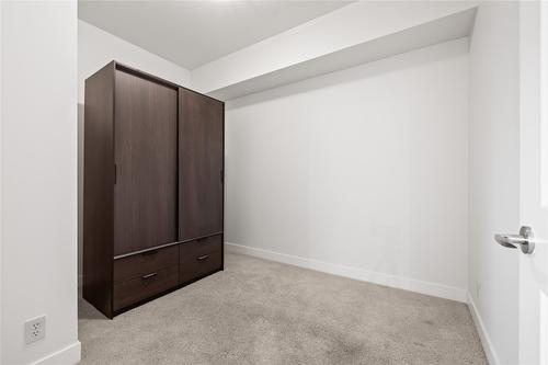 416-850 Saucier Avenue, Kelowna, BC - Indoor Photo Showing Other Room