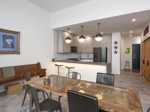 3406 96 High Street N, Thunder Bay, ON - Indoor Photo Showing Dining Room