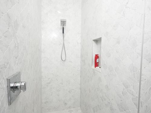 3406 96 High Street N, Thunder Bay, ON - Indoor Photo Showing Bathroom