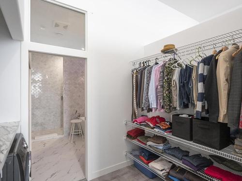 3406 96 High Street N, Thunder Bay, ON - Indoor With Storage