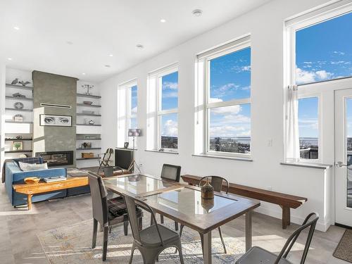 3406 96 High Street N, Thunder Bay, ON - Indoor Photo Showing Dining Room