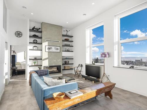 3406 96 High Street N, Thunder Bay, ON - Indoor Photo Showing Other Room