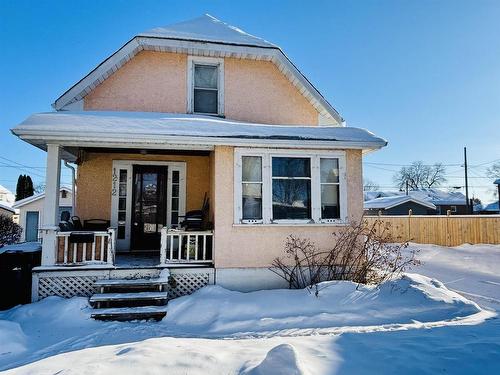 1212 S Edward Street South, Thunder Bay, ON - Outdoor