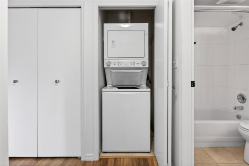 119-827 North Park St, Victoria, BC - Indoor