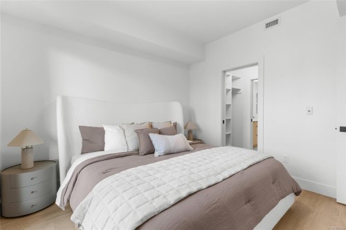 605-2341 Bear Mountain Pkwy, Langford, BC - Indoor Photo Showing Bedroom