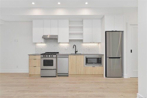 205-1114 Samar Cres, Langford, BC - Indoor Photo Showing Kitchen With Upgraded Kitchen