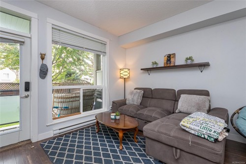 108-938 Dunford Ave, Langford, BC - Indoor Photo Showing Living Room