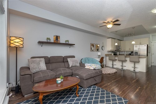 108-938 Dunford Ave, Langford, BC - Indoor Photo Showing Living Room