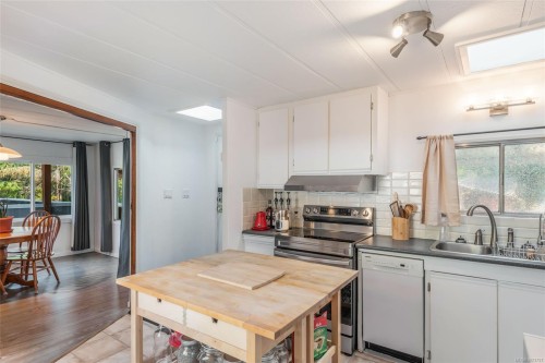 1520 King Rd, Qualicum Beach, BC 