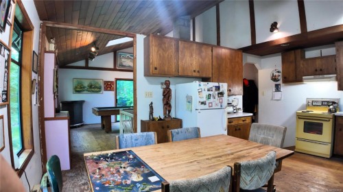 4480 Strachan Rd, Hornby Island, BC 