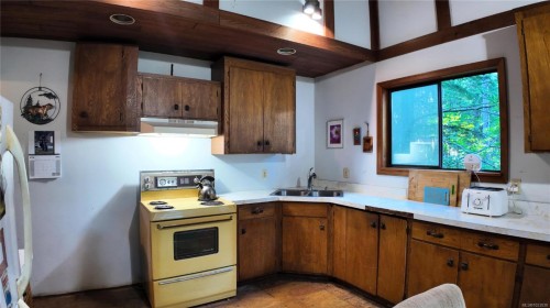 4480 Strachan Rd, Hornby Island, BC 