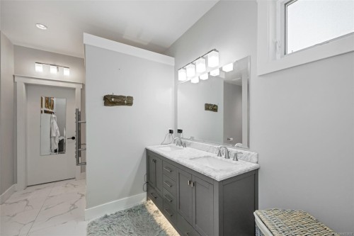 263 Tal Rd, Lake Cowichan, BC 