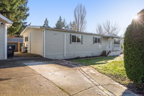 2153 Stadacona Dr, Comox, BC 