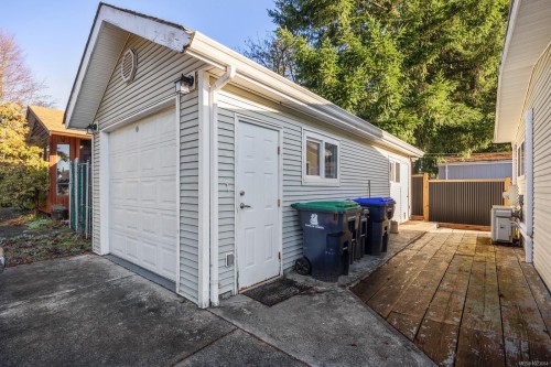 2153 Stadacona Dr, Comox, BC 