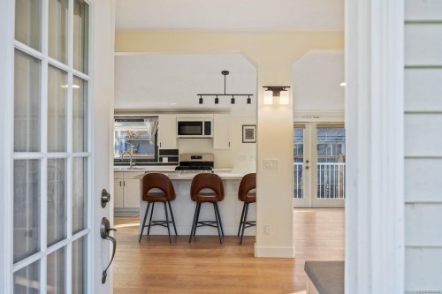 2153 Stadacona Dr, Comox, BC 