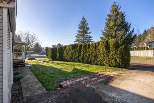 2153 Stadacona Dr, Comox, BC 