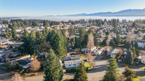2153 Stadacona Dr, Comox, BC 