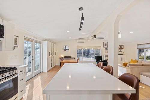 2153 Stadacona Dr, Comox, BC 