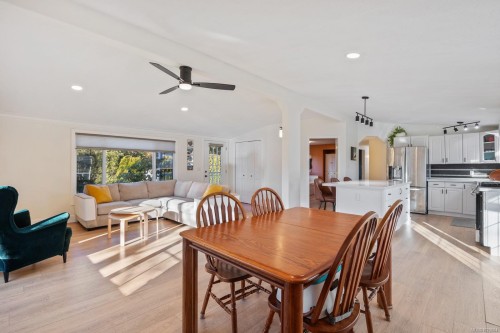 2153 Stadacona Dr, Comox, BC 