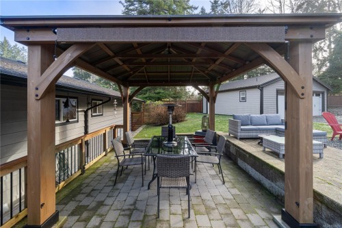 674 Hawthorne Rise, Parksville, BC 