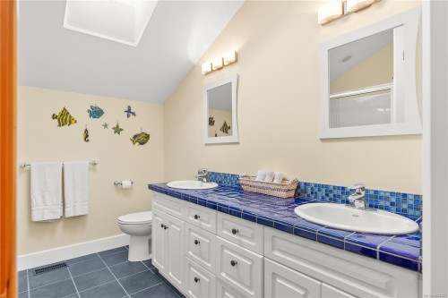 248 Suneagle Dr, Salt Spring, BC 