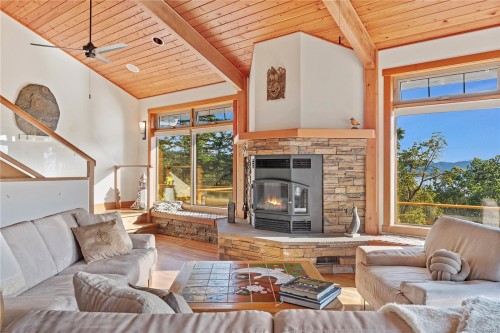 248 Suneagle Dr, Salt Spring, BC 