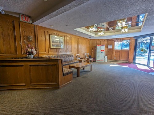 309-1560 Hillside Ave, Victoria, BC - Indoor Photo Showing Other Room