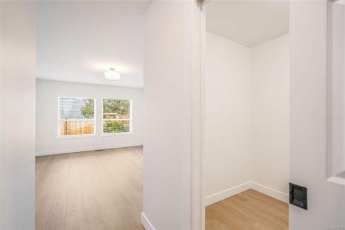 1293 Oceanside Dr, Qualicum Beach, BC 