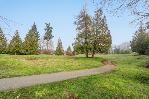 1293 Oceanside Dr, Qualicum Beach, BC 