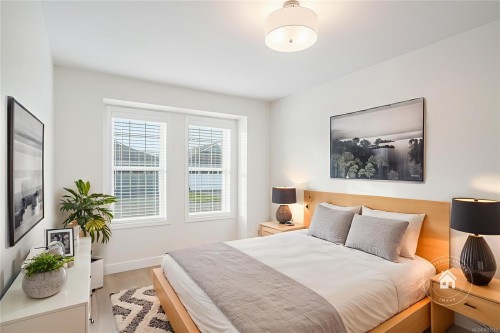 1293 Oceanside Dr, Qualicum Beach, BC 