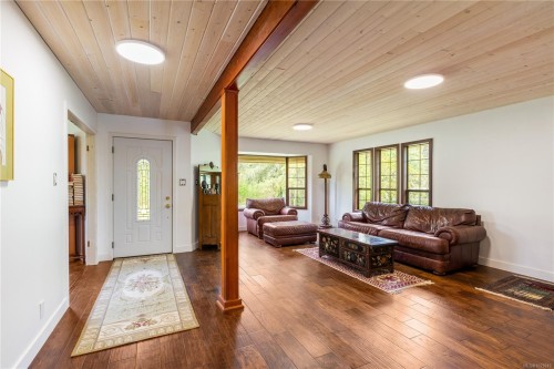 6499 Fitzgerald Rd, Merville, BC 