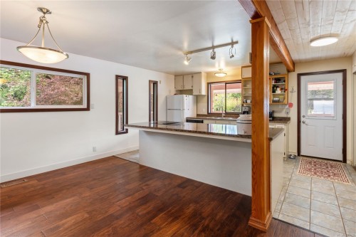 6499 Fitzgerald Rd, Merville, BC 