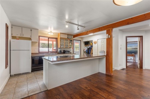 6499 Fitzgerald Rd, Merville, BC 