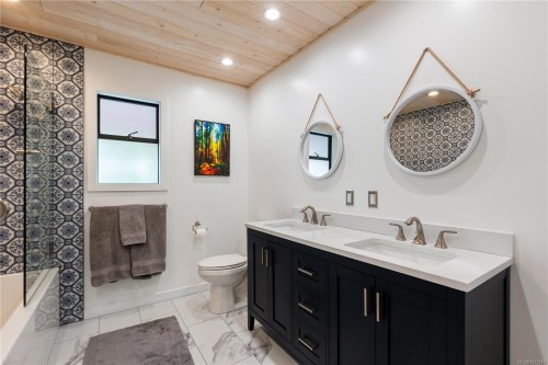 6499 Fitzgerald Rd, Merville, BC 