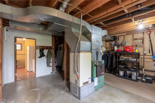 6499 Fitzgerald Rd, Merville, BC 