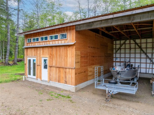 6499 Fitzgerald Rd, Merville, BC 