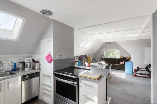 2393 Eastdowne Rd, Oak Bay, BC 