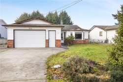 315 Peacock St  Parksville, BC V9P 1M5