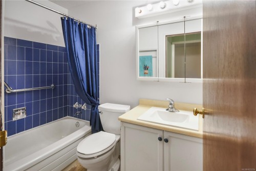 315 Peacock St, Parksville, BC 