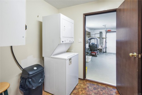 315 Peacock St, Parksville, BC 