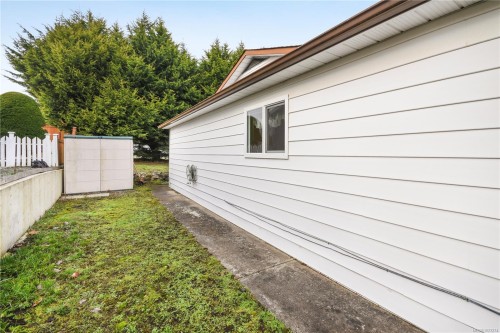 315 Peacock St, Parksville, BC 