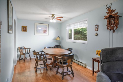 315 Peacock St, Parksville, BC 