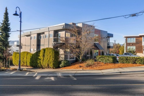 205-1819 Beaufort Ave, Comox, BC 