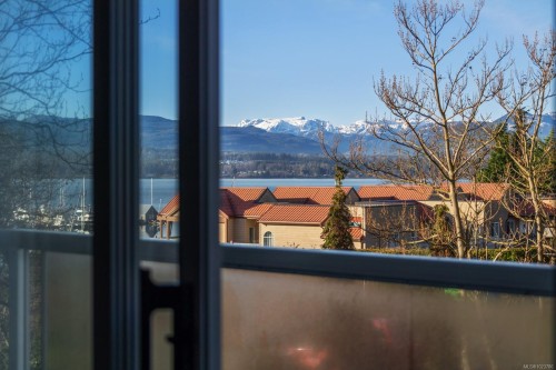 205-1819 Beaufort Ave, Comox, BC 