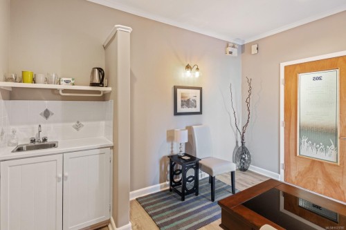 205-1819 Beaufort Ave, Comox, BC 