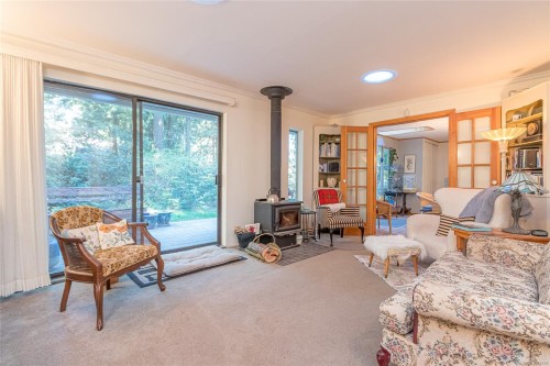 4868 Prospect Dr, Ladysmith, BC 